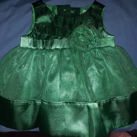 3 baby dresses - Picture 3 of 9